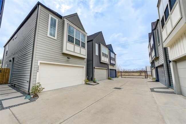 Photo - 2906 Stevens St