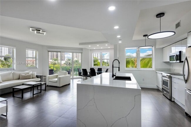 Photo - 19900 E Country Club Dr Unit 311