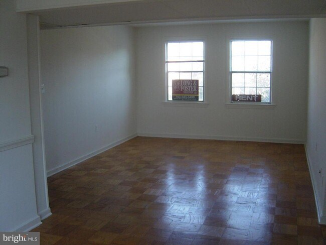 Photo - 6604 10th St Unit B1