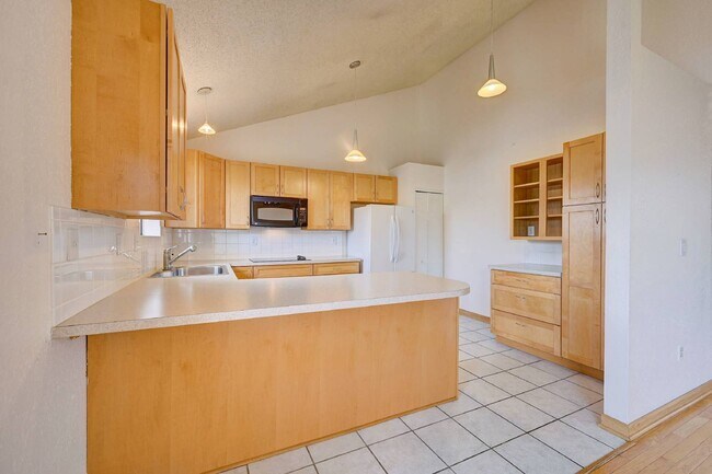 Photo - $2,250 - 2 Bed, 2 Bath Townhome in Lakewoo...