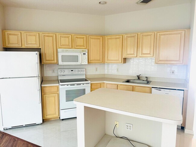 Photo - 9933 Perfect Dr Unidad 135 Side A