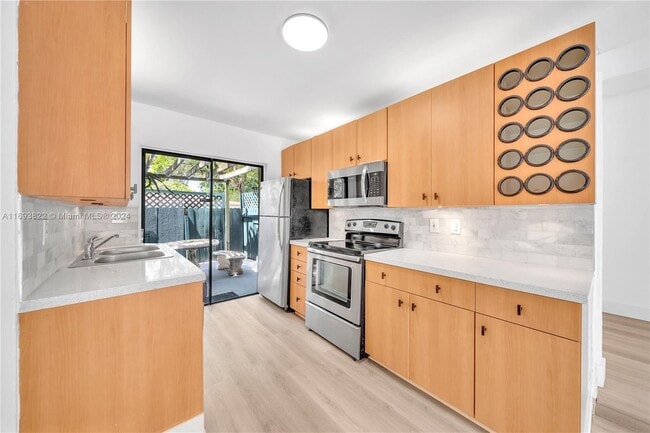 2745 SW 32nd Ave