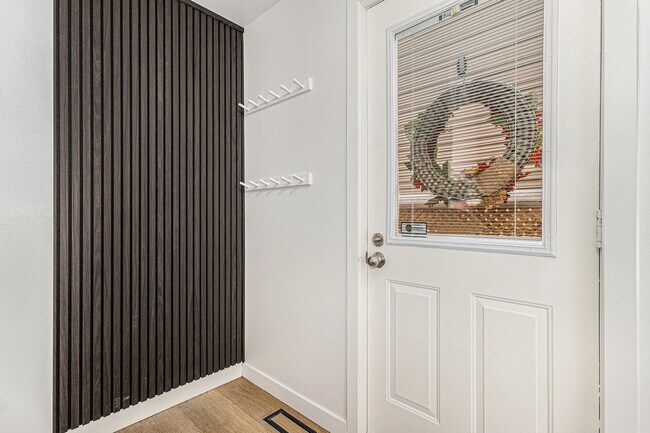 Photo - 1665 Teakdale Ave