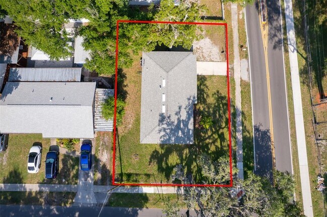 Photo - 828 Ballard St