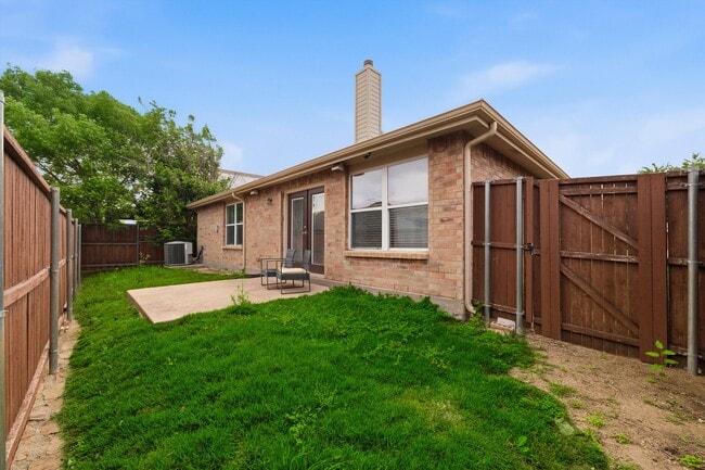 Photo - 5917 Stone Mountain Rd