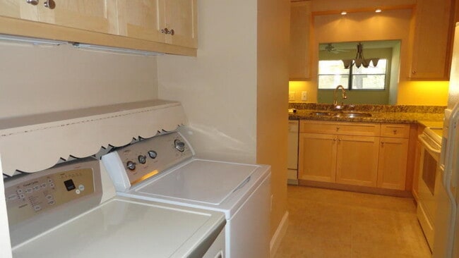 Photo - 2018 SW 29th Ct Unit 6A2