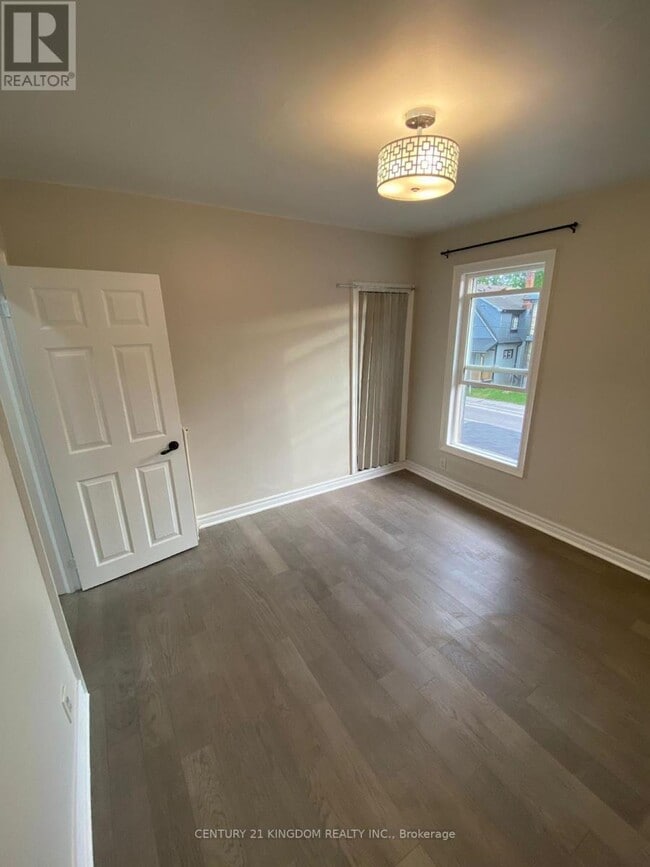 Photo - 201 Albert St Unité Upper