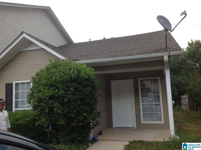 Building Photo - 200 Willow Point Cir
