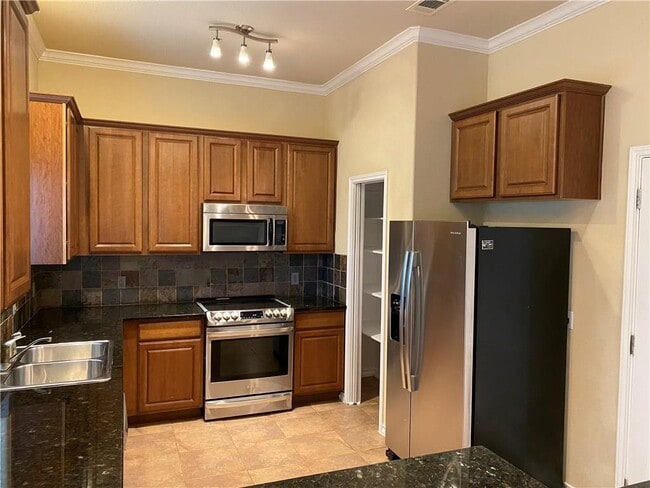 Photo - 2670 Crazyhorse Pass