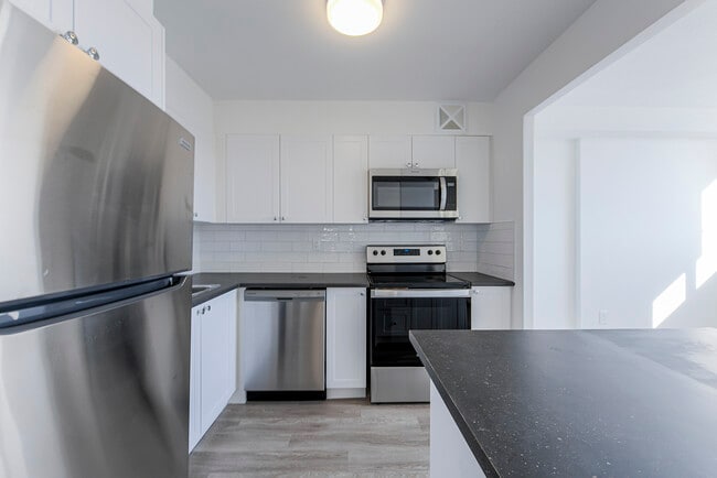 Photo - 292 Oakdale Avenue