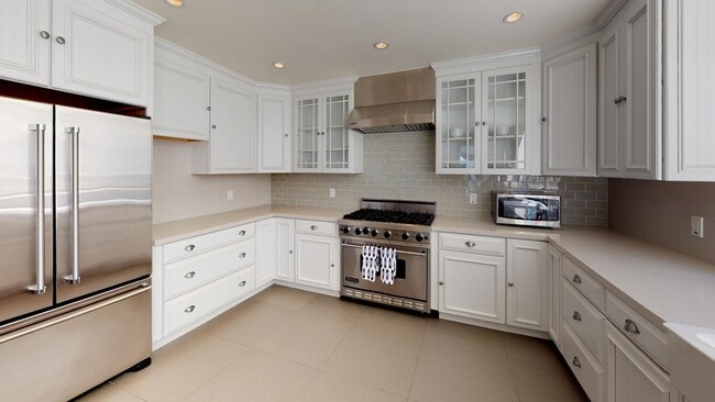 Photo - 455 Marina Blvd