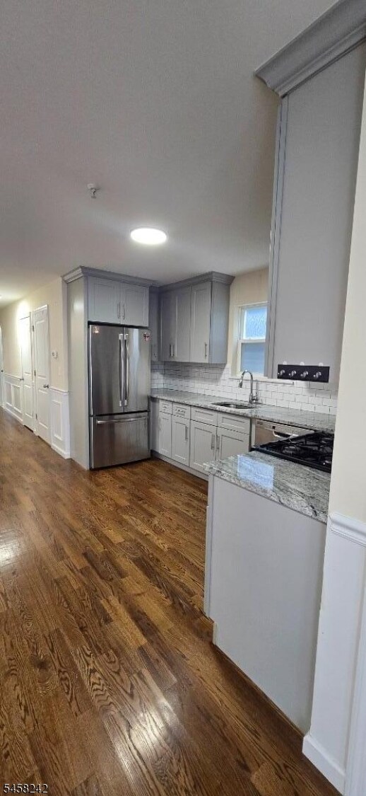Photo - 1054 Bond St