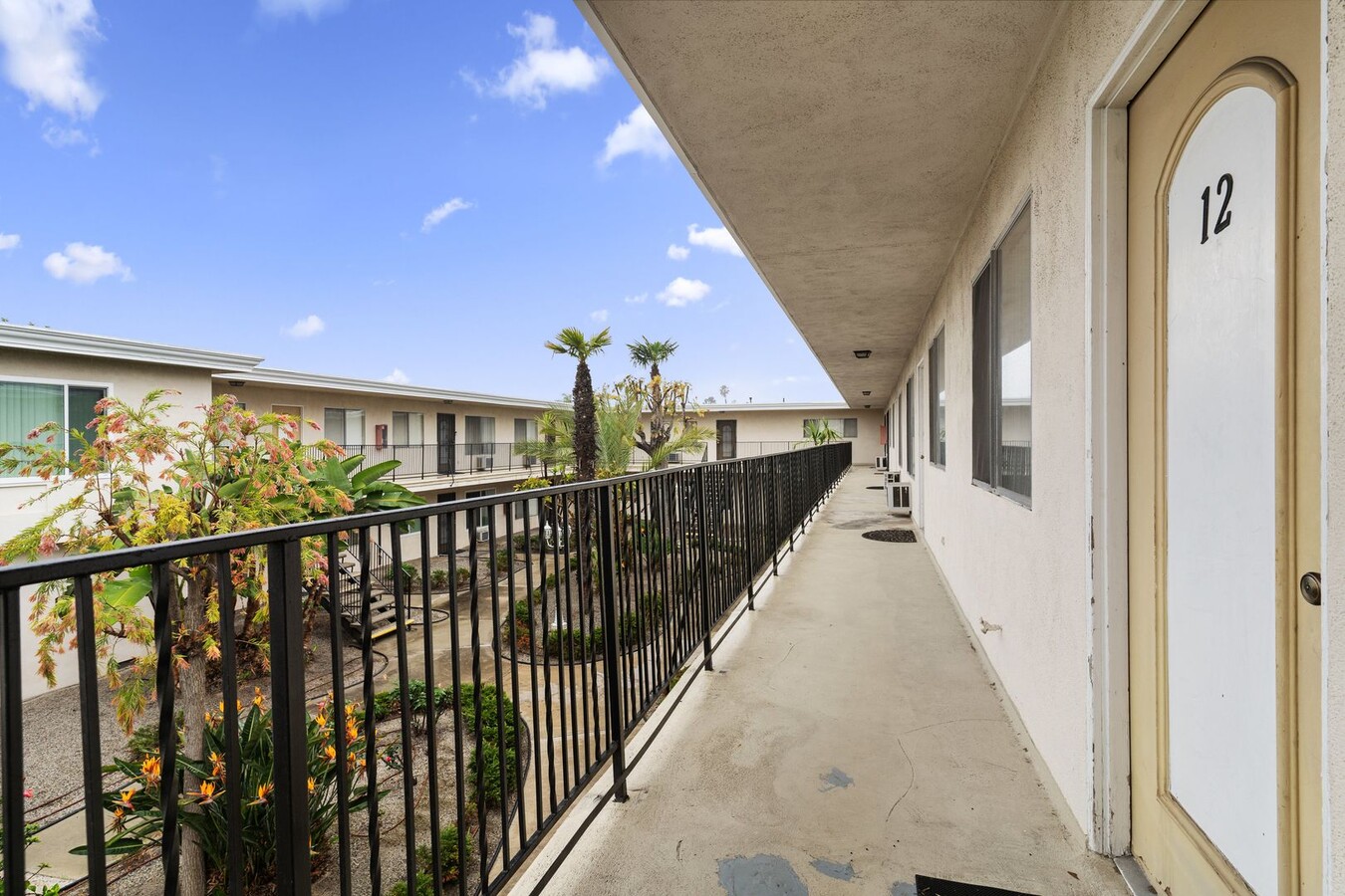 Photo - 10442 Lampson Ave Apartamento Unidad 02