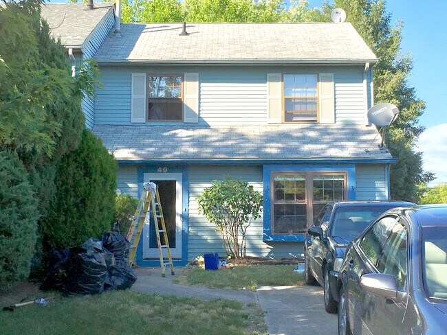 Photo - 49 Hewitt Ln