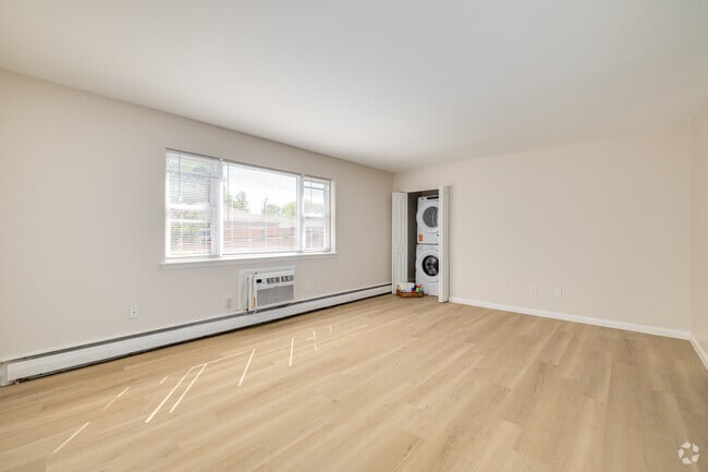2BR, 1BA - 860SF - Living Room