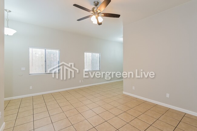 Photo - 149 W Lee St