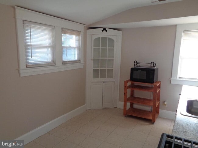 Photo - 2800 Linwood Ave