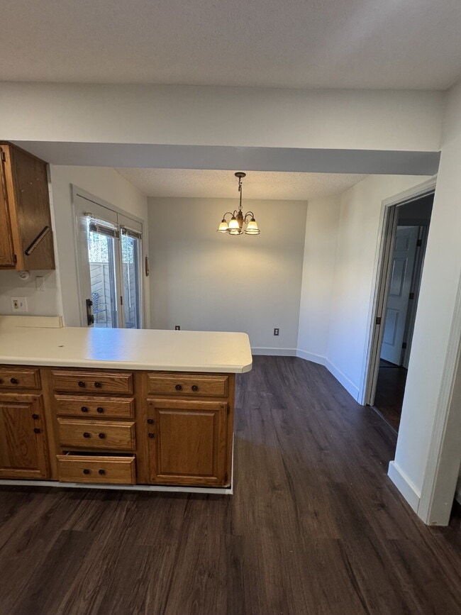 Photo - "Charming 2-Bedroom Condo with Cozy Fireplace in Hendersonville – 1603 Sq Ft of Comfort!"