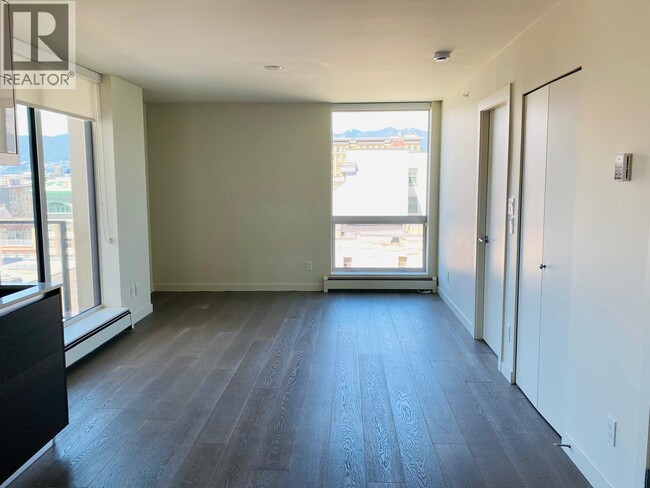 Photo - 189 Keefer St Unit 706