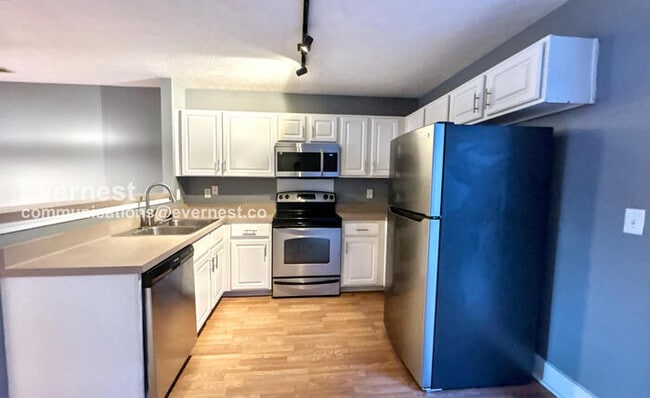 Photo - 570 Flintlock Ct