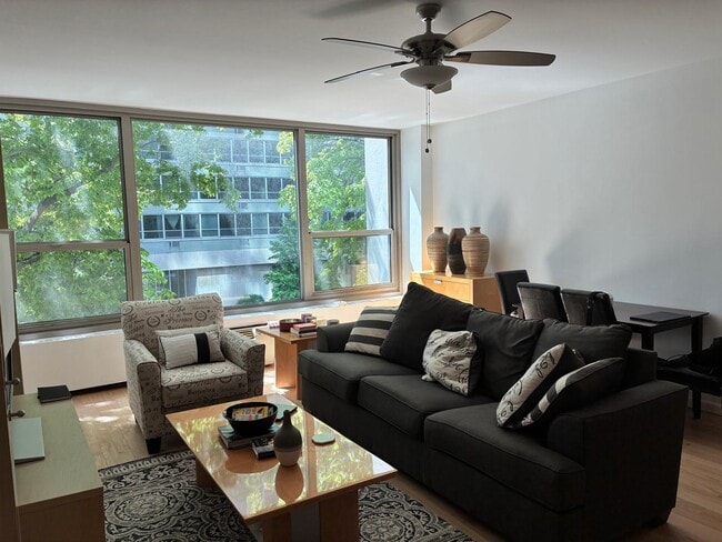 Living Room - 3600 N Lake Shore Dr Unit 201