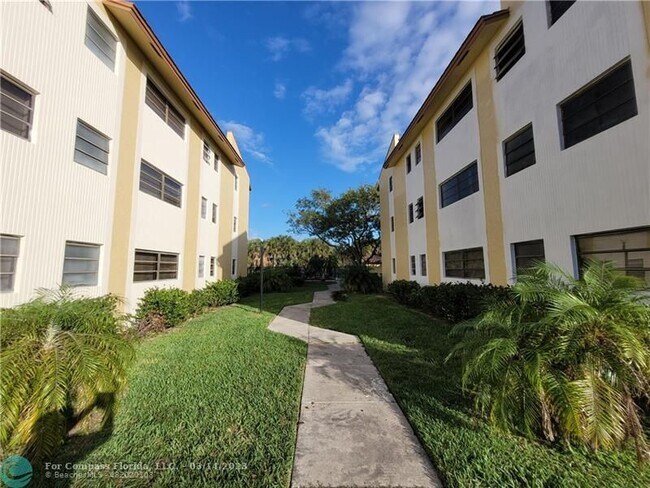 Photo - 2027 Coral Ridge Dr Condo