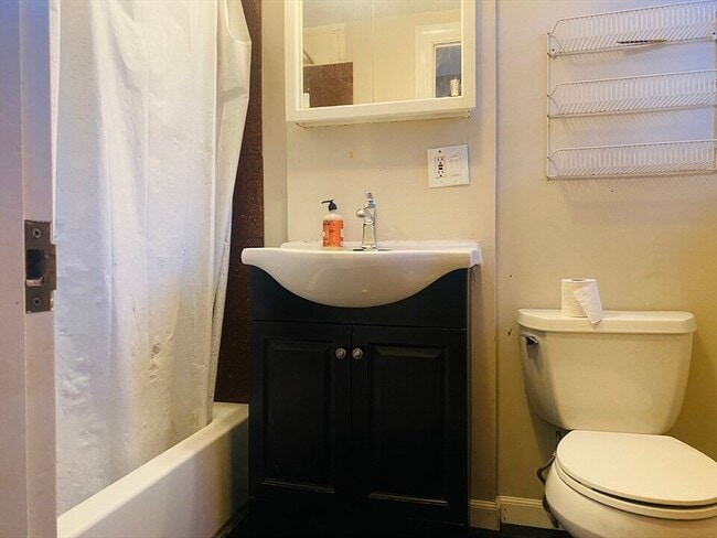 67 Gore St Unit 2R
