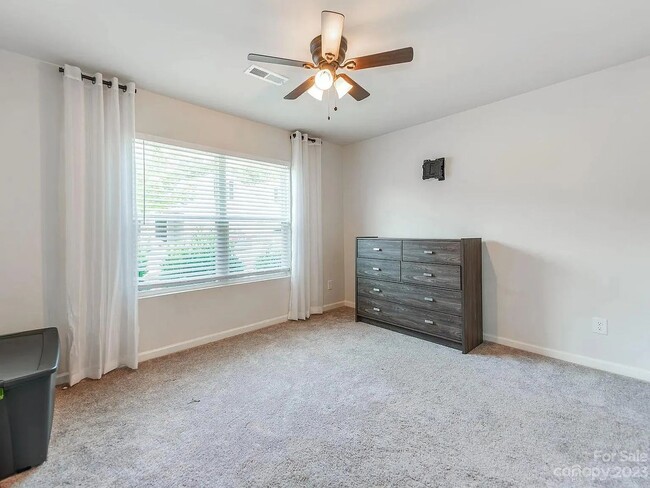 Photo - 1016 Amberlight Circle