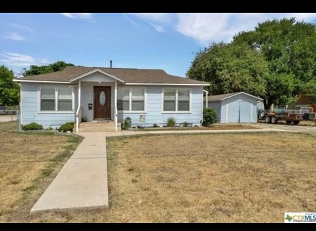 Photo - 214 S Saunders St