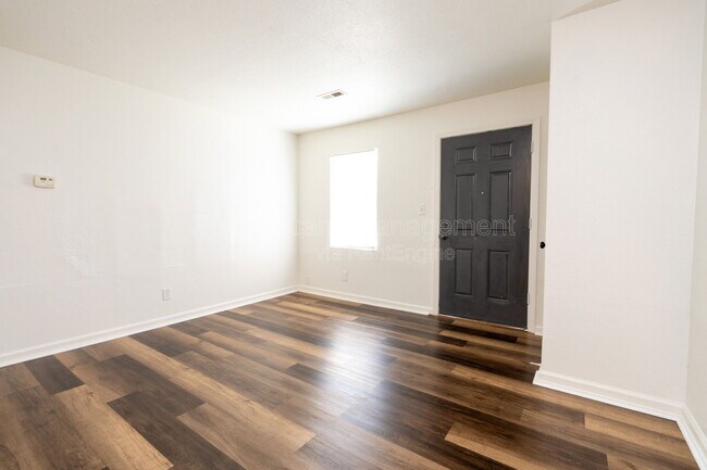 Photo - 1318 N Piatt Ave Unidad Apt D