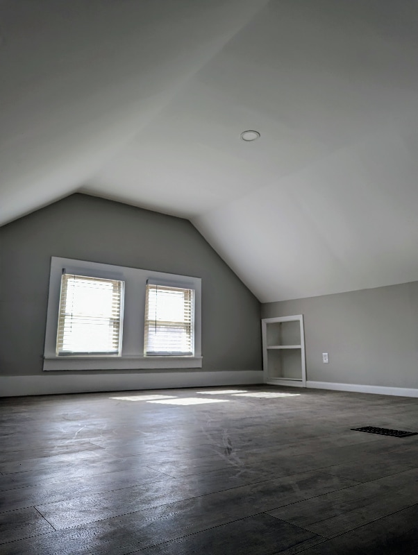 Photo - 382 Wyandotte Ave