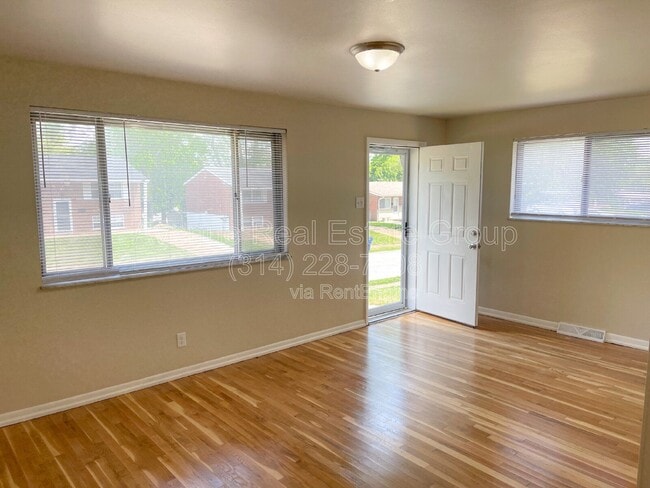 Photo - 4081 Esseldale Dr