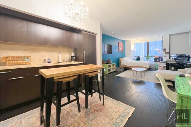 Photo - WALL STREET Unit 8