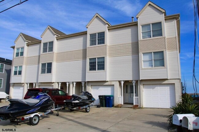 Building Photo - 1101 E Shore Dr Unit D Rental