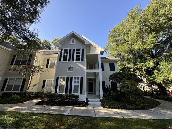 Building Photo - 10000 SW 52nd Ave