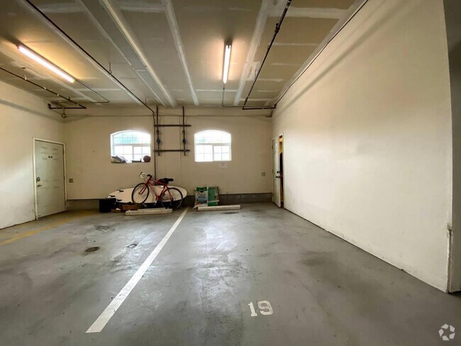 Building Photo - 400 Alemany Blvd Rental