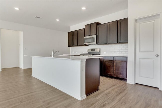 Photo - 816 Mallow Rd