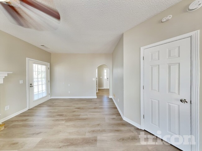 Photo - 313 Westchester Way