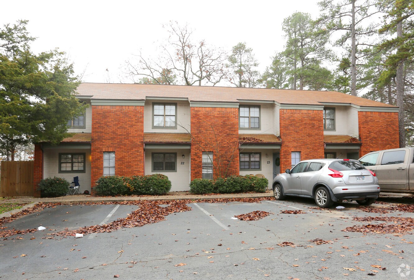 Pine Forest Apartments - Pine Forest Apartments