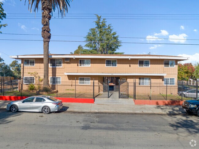 Front Entrance - Fairfield Commons