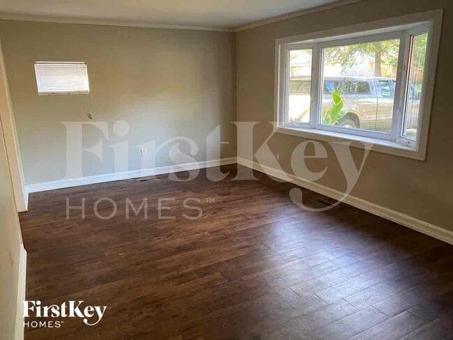 Photo - 410 Mineral Rd