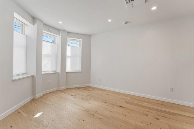 Photo - 36-34 11th St Unit 1F