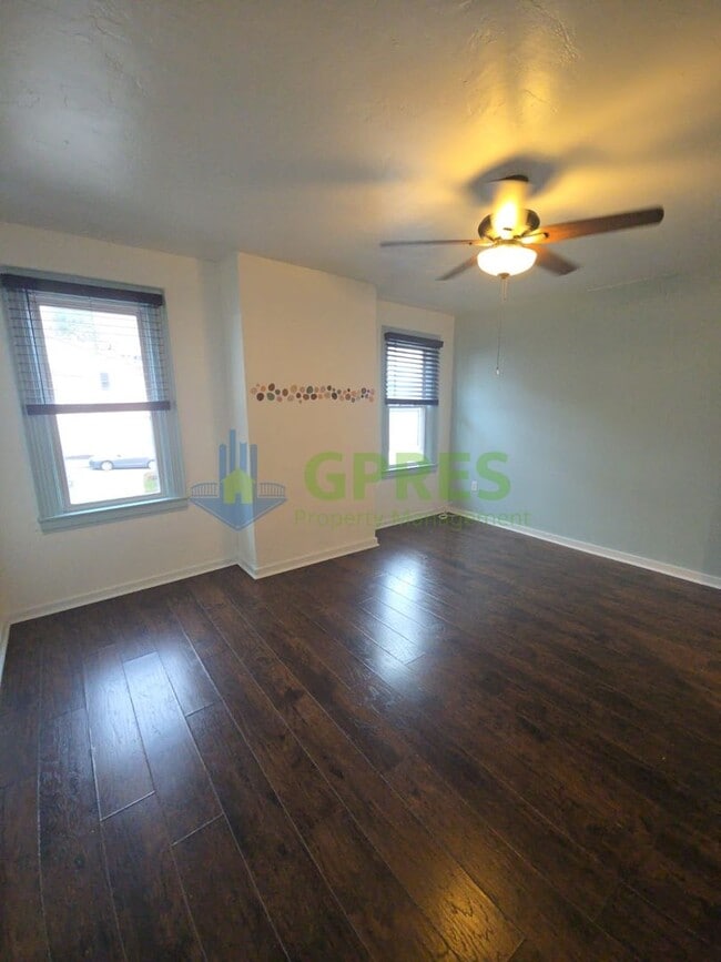 Photo - 119 E Sherman St Unit 2