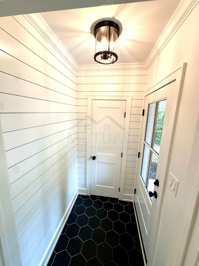 Photo - 18346 Beverly Rd