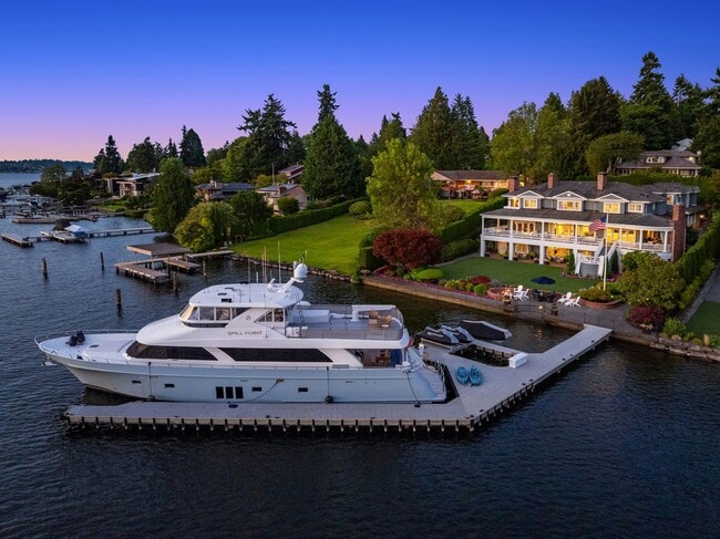 5bd/5.5ba Yarrow Point Home - 5bd/5.5ba Yarrow Point Home