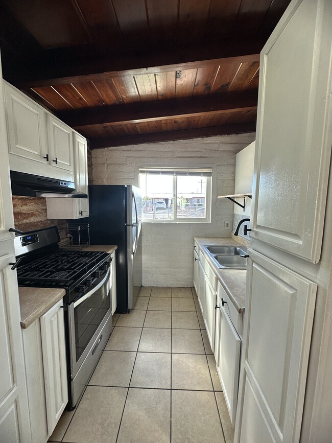 Photo - 174 W Borrego St