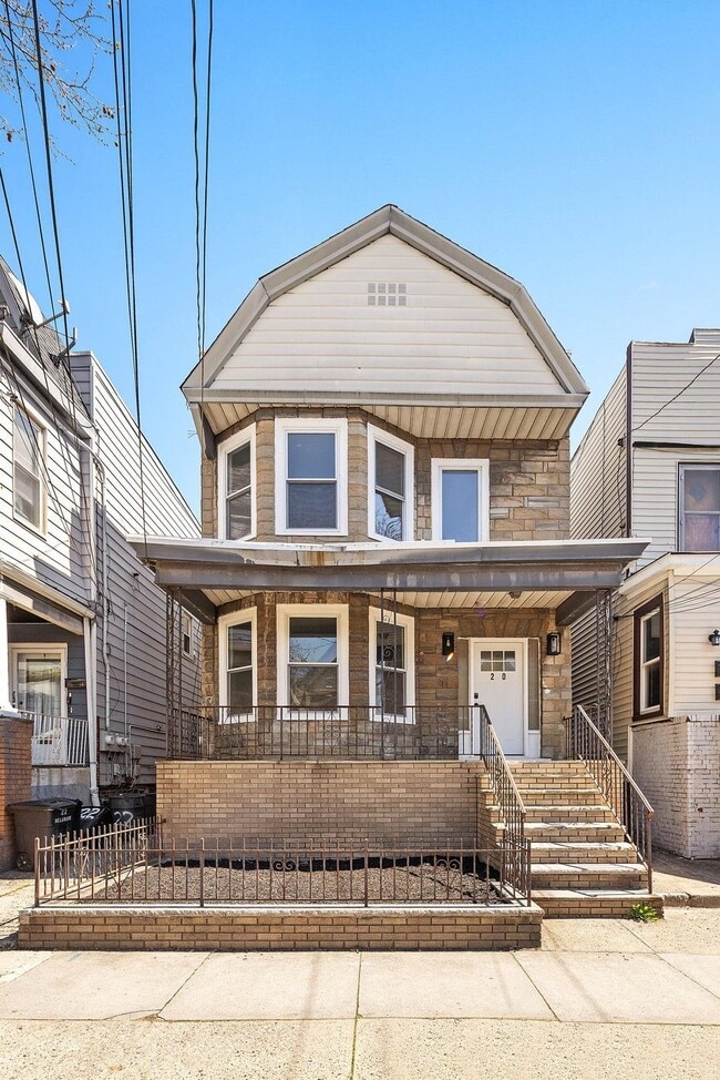 Building Photo - 20 Delaware Ave Unit 1