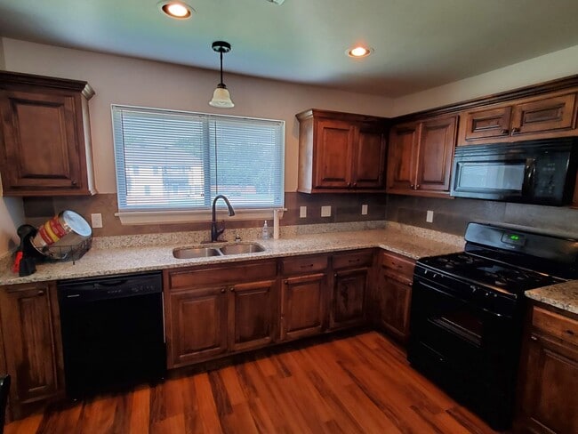 Photo - 37 W Thatcher St Unit 200