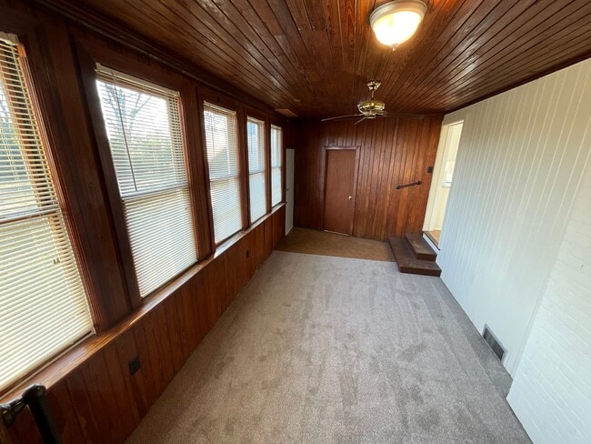 Photo - 2 Bedroom, 1 Bathroom Country Home