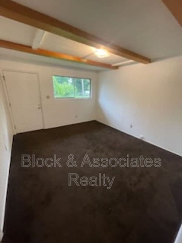 Photo - 504 Lake Dr